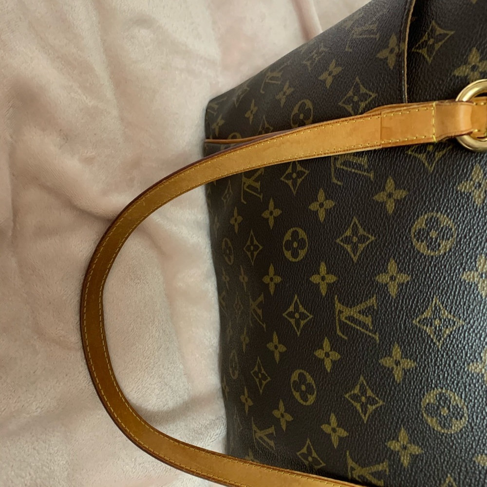 Totally MM Shoulder Tote. Louis Vuitton Brown Monogram Tote.. - Picture 8 of 16